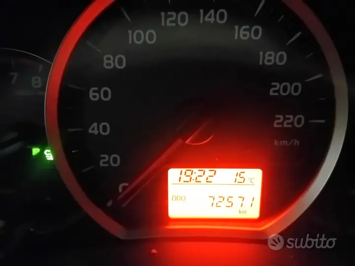 Toyota Yaris 2012 photo 4