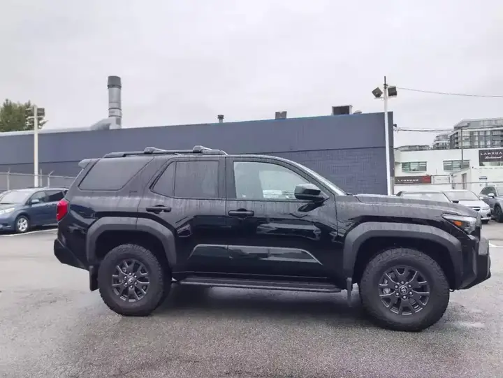 Toyota 4Runner 2026 photo 4