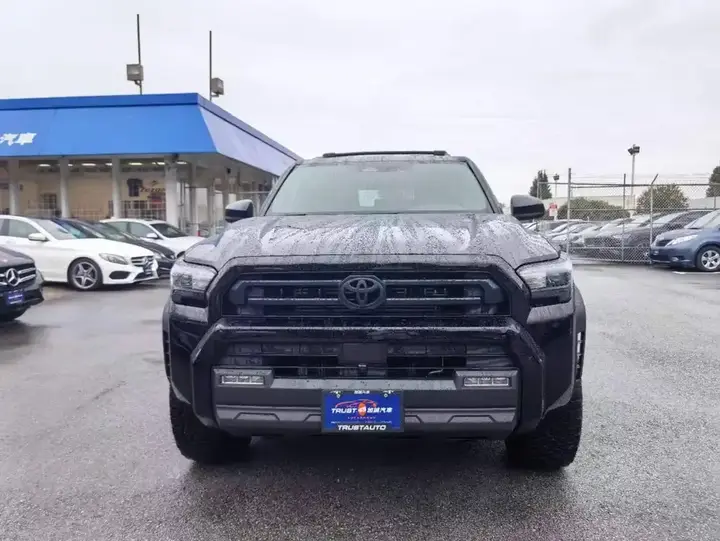 Toyota 4Runner 2026 photo 2