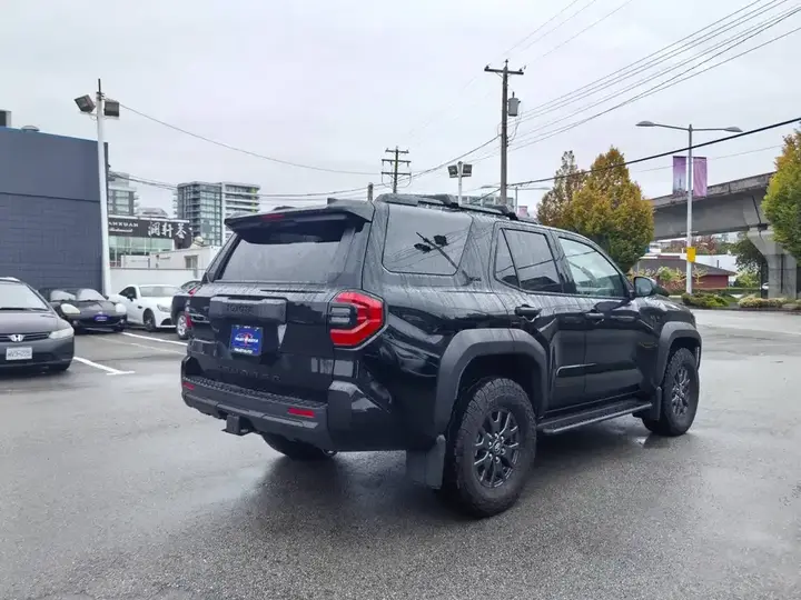 Toyota 4Runner 2026 photo 5