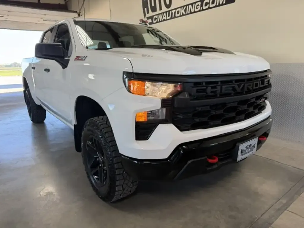 Chevrolet Silverado 1500 2025 photo 2