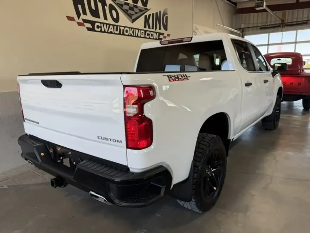 Chevrolet Silverado 1500 2025 photo 3