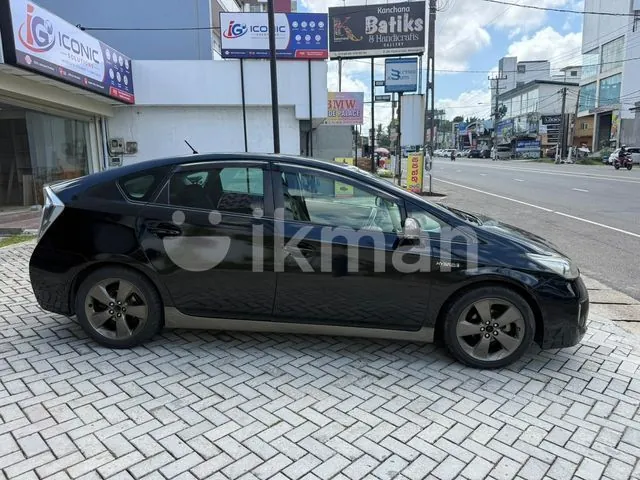 Toyota Prius 2014 photo 2