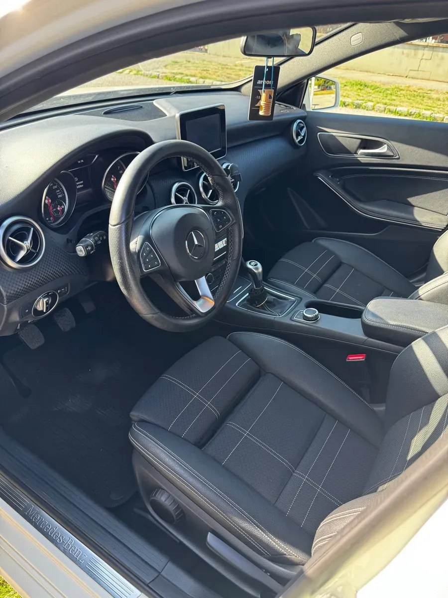 Mercedes-Benz A-Class 2016 photo 3