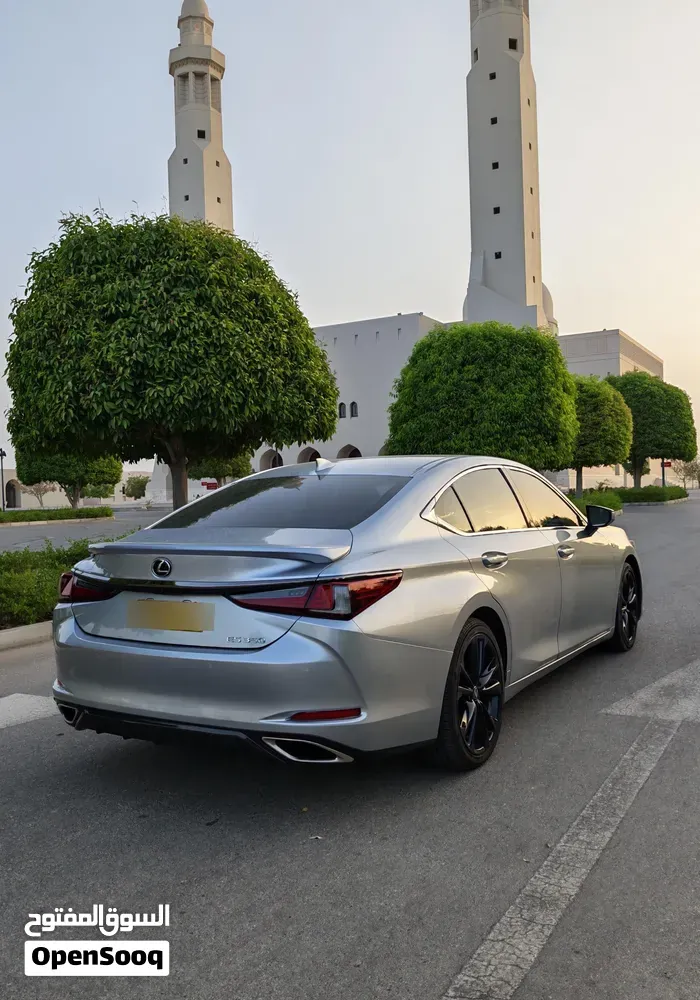 Lexus Es 2022 photo 4