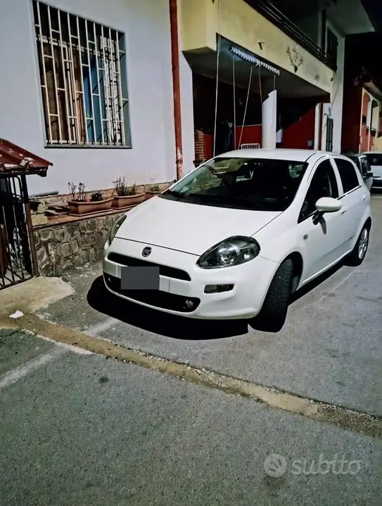 Fiat Punto 2014 photo 2