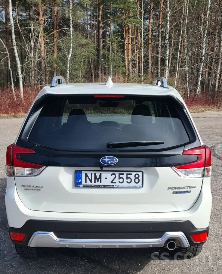 Subaru Forester 2023 photo 3
