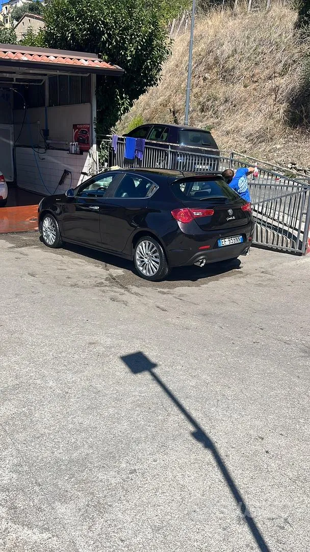 Alfa Romeo Giulietta 2010 photo 3