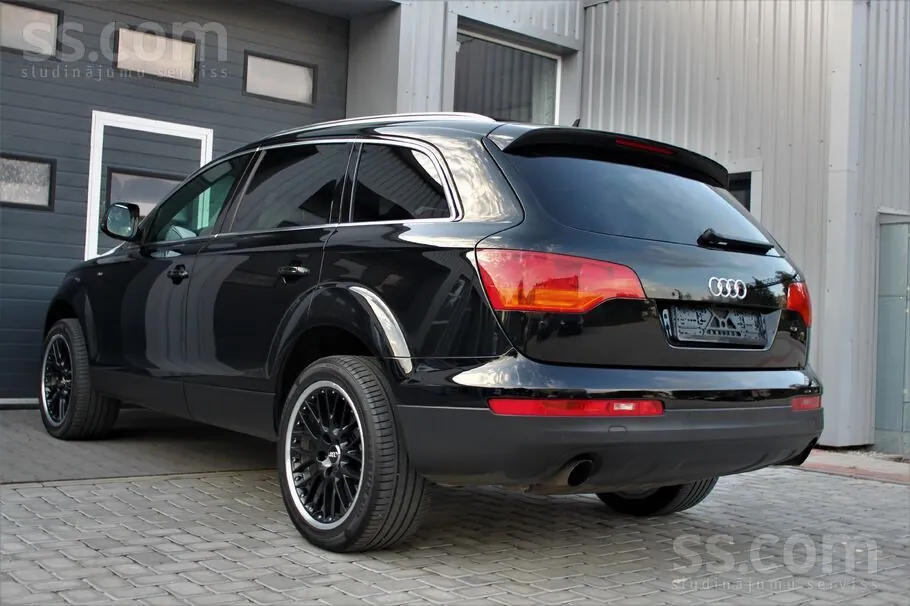 Audi Q7 2009 photo 4
