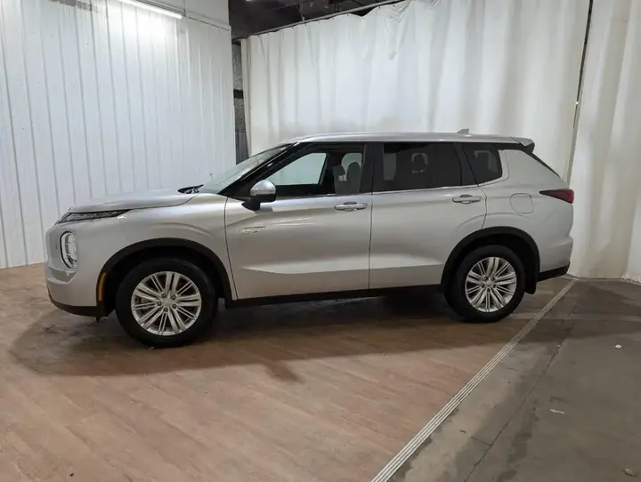 Mitsubishi Outlander 2025 photo 4