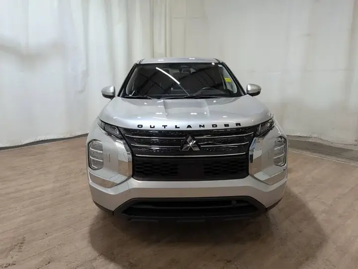 Mitsubishi Outlander 2025 photo 2