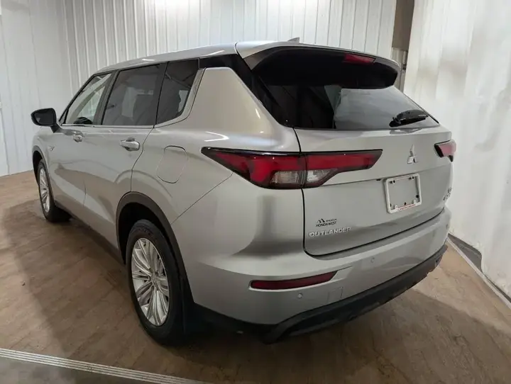 Mitsubishi Outlander 2025 photo 5