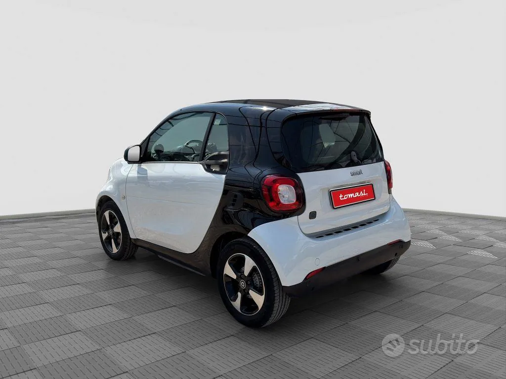 Smart Fortwo 2021 photo 3