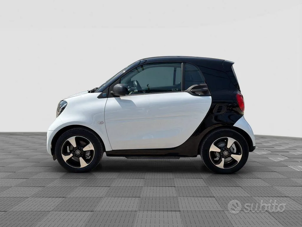 Smart Fortwo 2021 photo 2