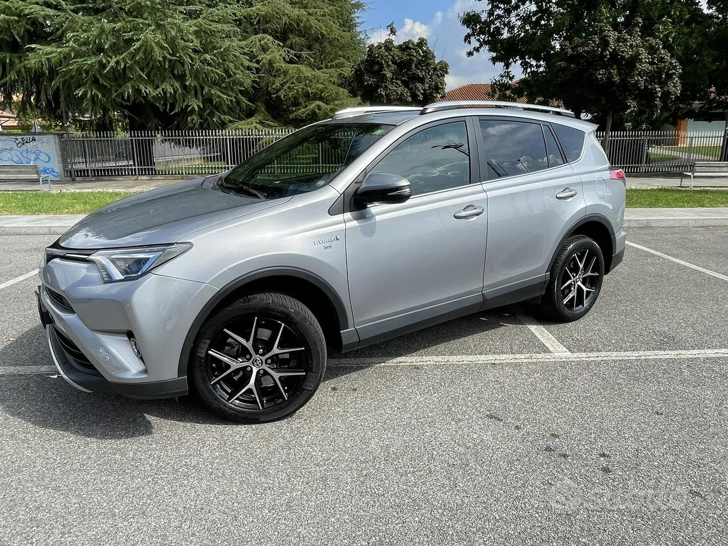 Toyota Rav4 2017 photo 2