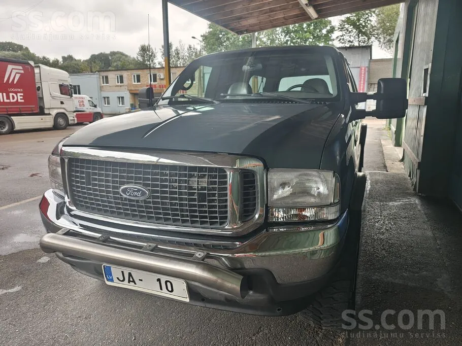Ford Excursion 2000 photo 2
