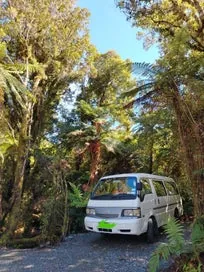 Mazda E2500 2001 photo 2