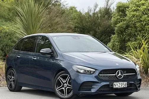 Mercedes-Benz B 180