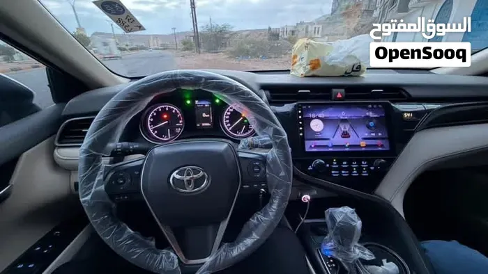 Toyota Camry 2020 photo 2