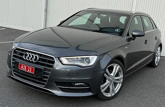 Audi A3 2015 photo 2