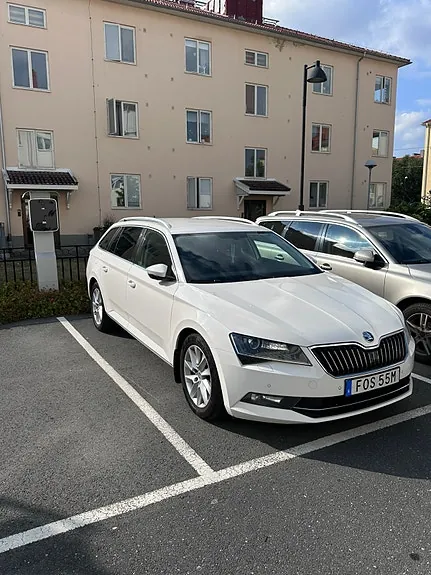Skoda Superb 2019 photo 2