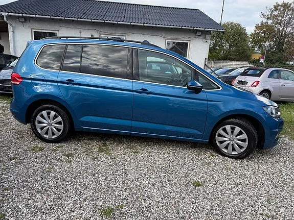 Volkswagen Touran 2018 photo 4