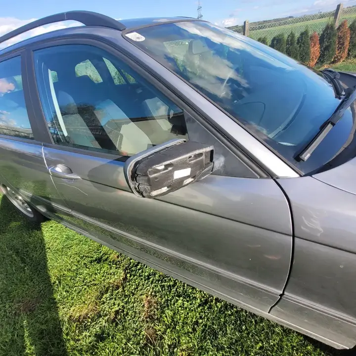 BMW 3 Series 2003 photo 2
