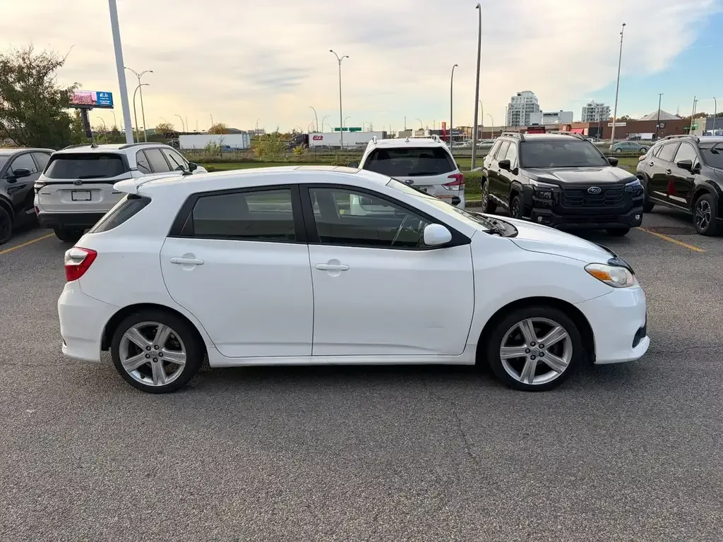 Toyota Matrix 2013 photo 4