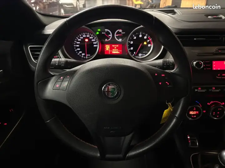 Alfa Romeo Giulietta 2013 photo 4