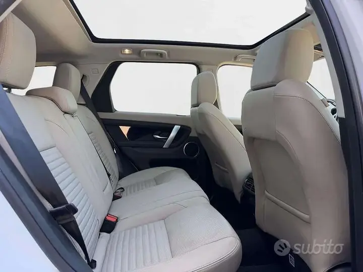 Land Rover Discovery Sport 2024 photo 5