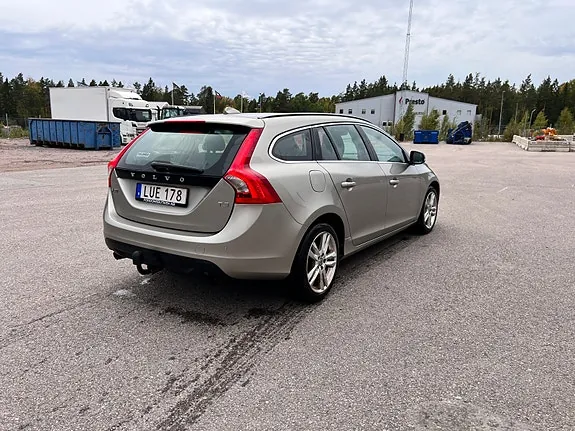 Volvo V60 2012 photo 3