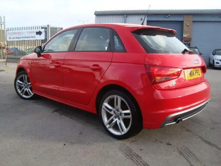 Audi A1 2014 photo 2