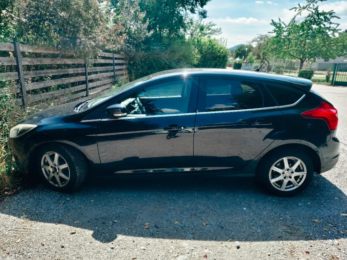 Ford Focus 2012 photo 3