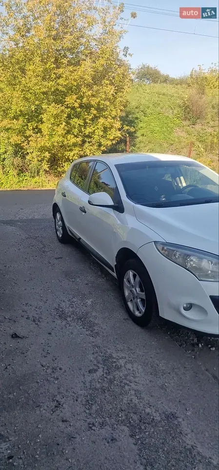 Renault Megane 2010 photo 2