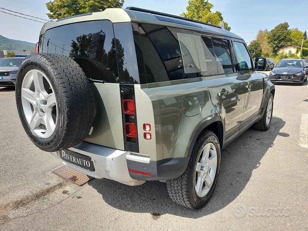 Land Rover Defender 2023 photo 3