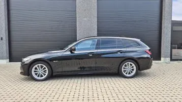 BMW Série 3 2023 photo 3
