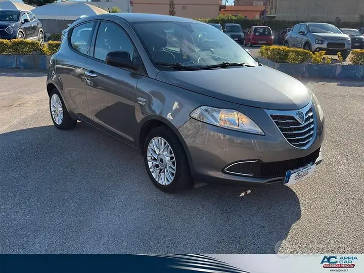 Lancia Ypsilon 2015 photo 3