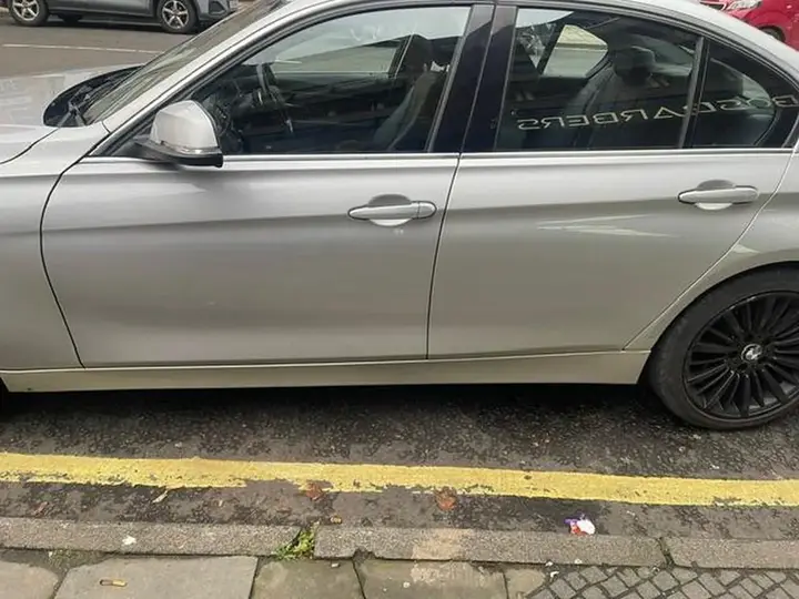 BMW 3 Series 2013 photo 2