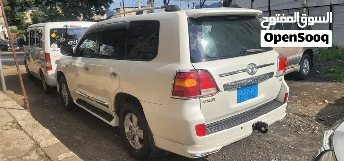 Toyota Land Cruiser 2010 photo 3