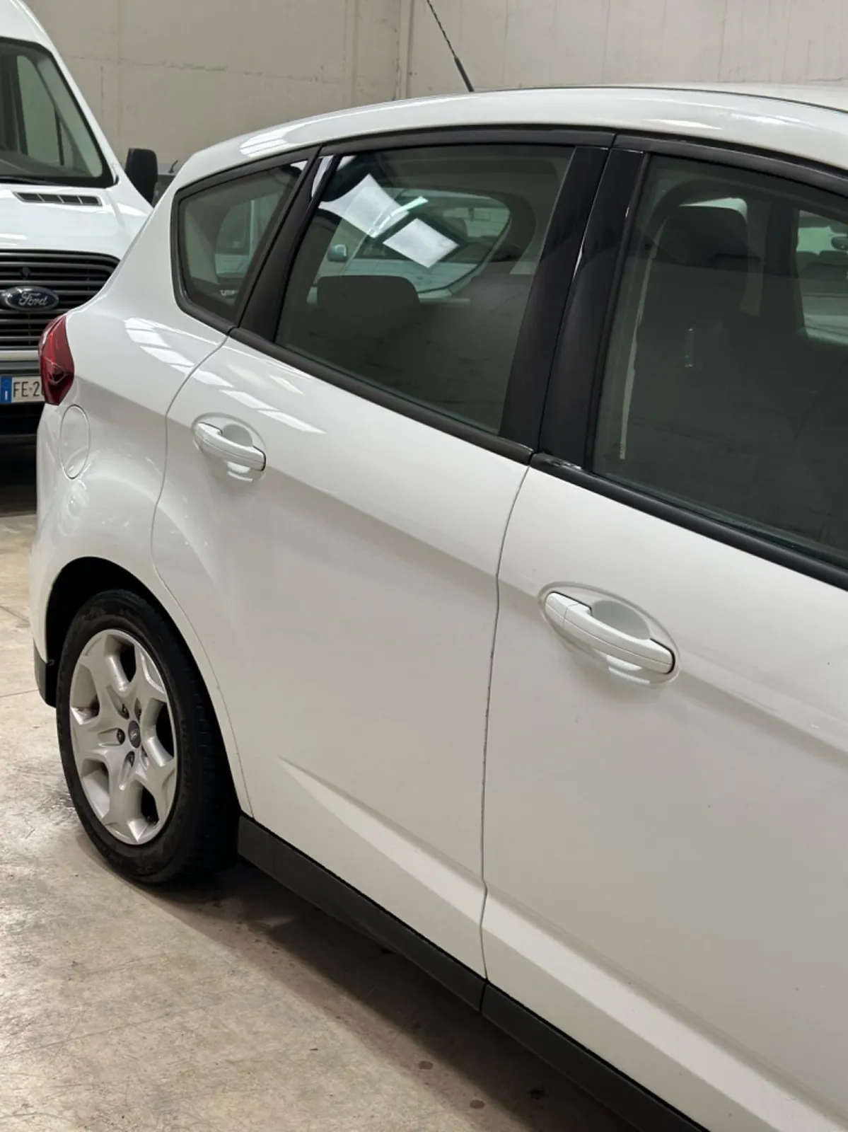 Ford C-Max 2015 photo 4