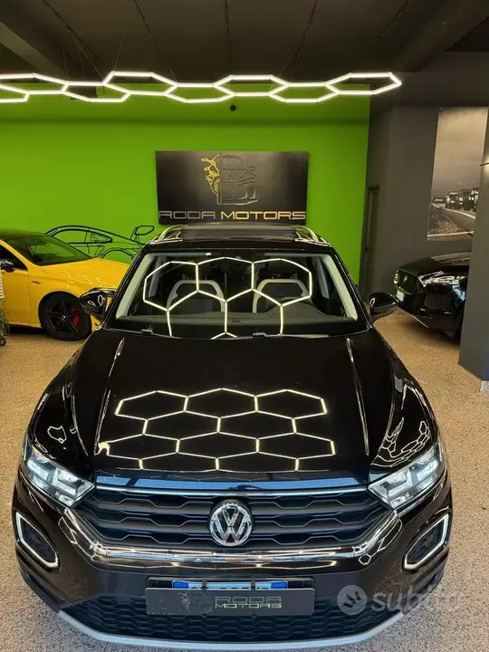 Volkswagen T-Roc 2018 photo 2