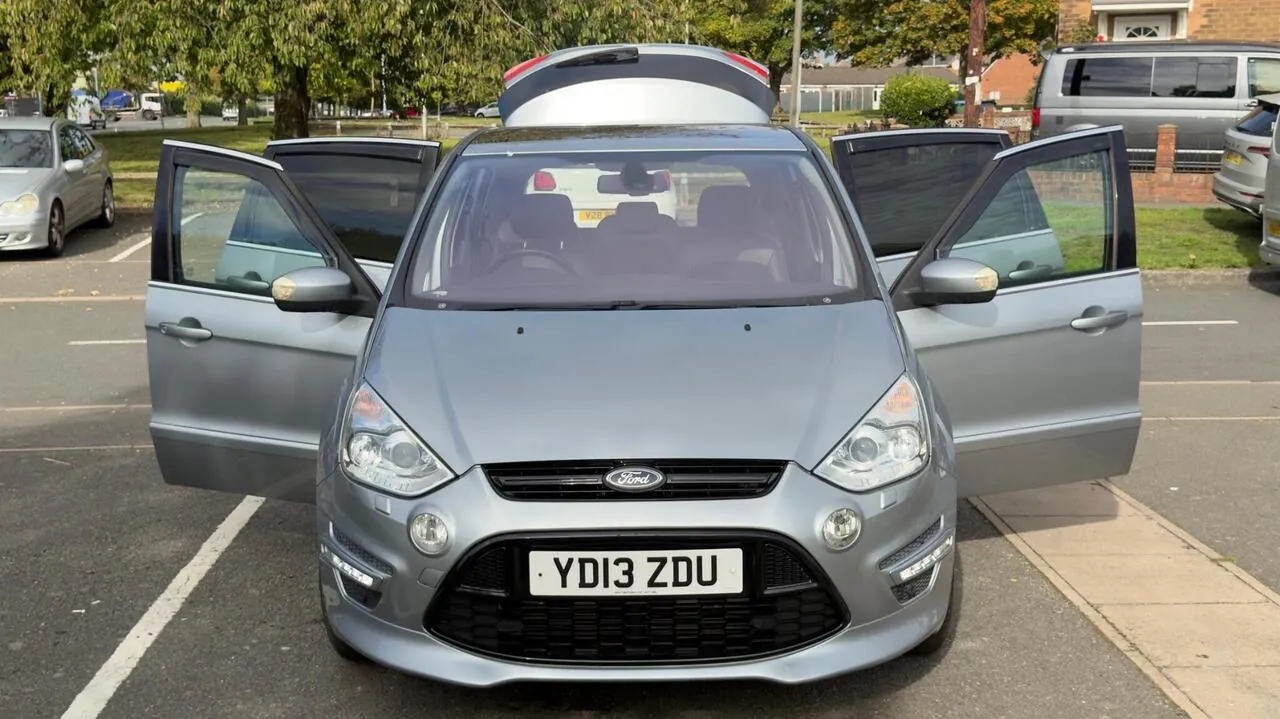Ford S-Max 2013 photo 3