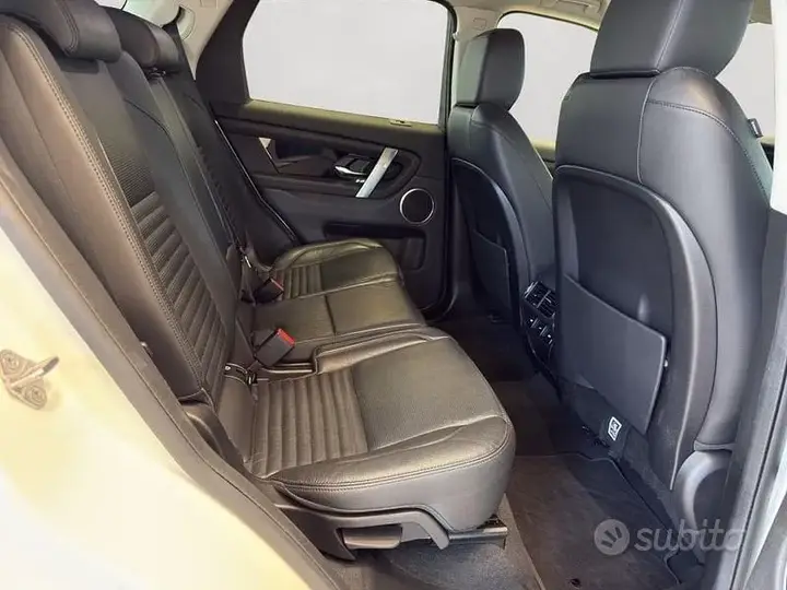 Land Rover Discovery Sport 2020 photo 4