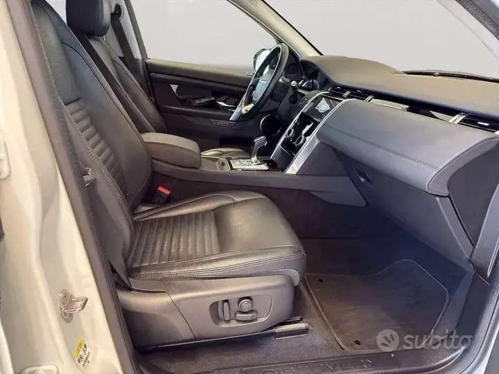 Land Rover Discovery Sport 2020 photo 3