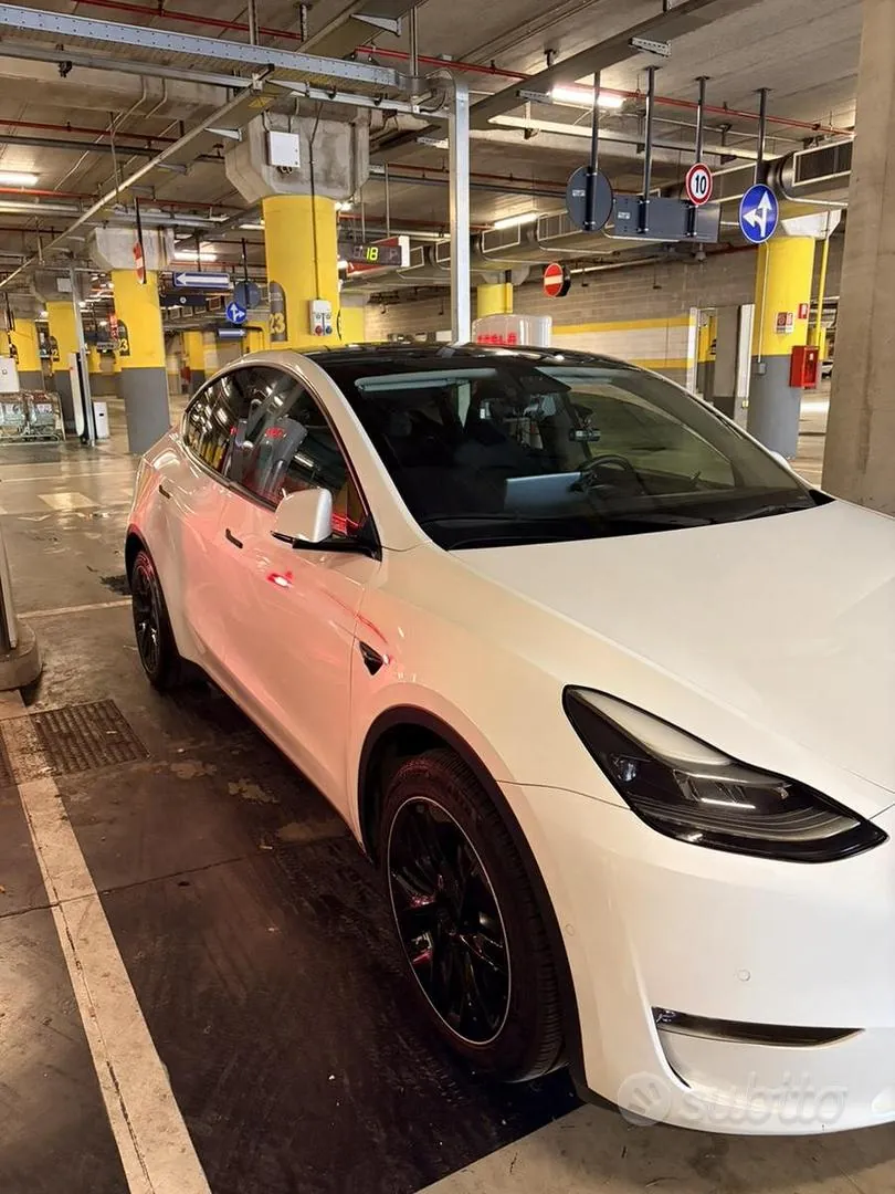 Tesla Model Y 2022 photo 5