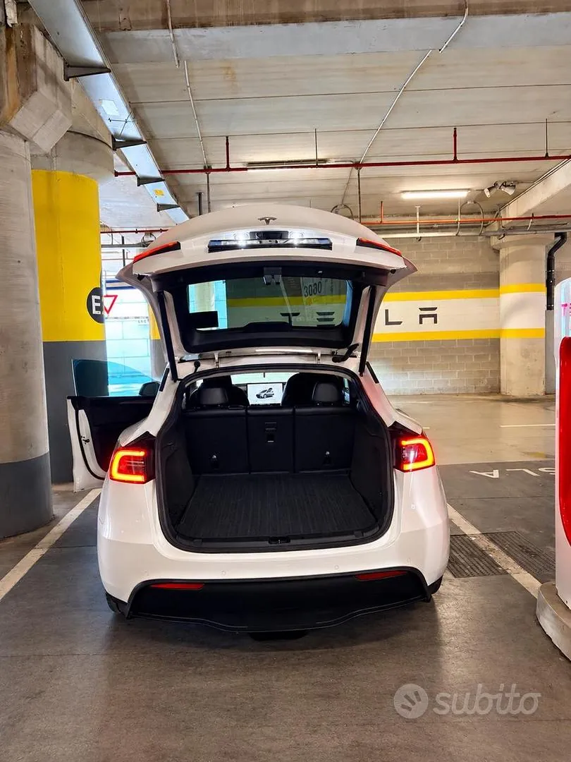 Tesla Model Y 2022 photo 3