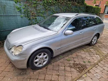 Mercedes-Benz C200