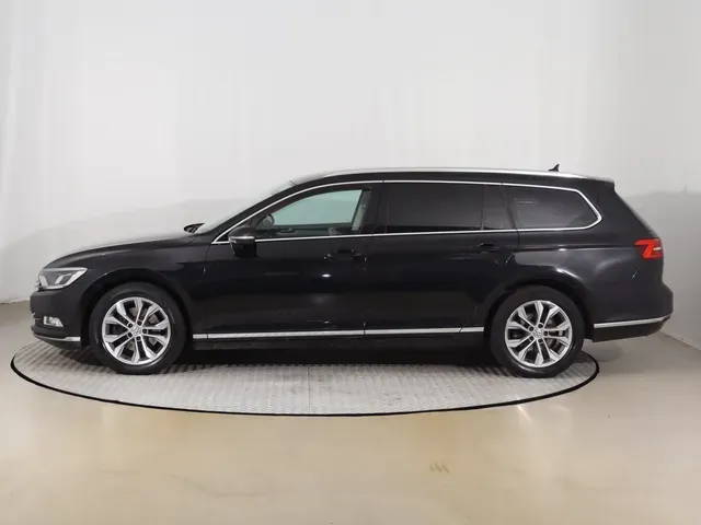 Volkswagen Passat 2015 photo 2