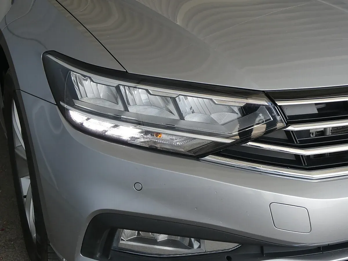 Volkswagen Passat 2024 photo 3