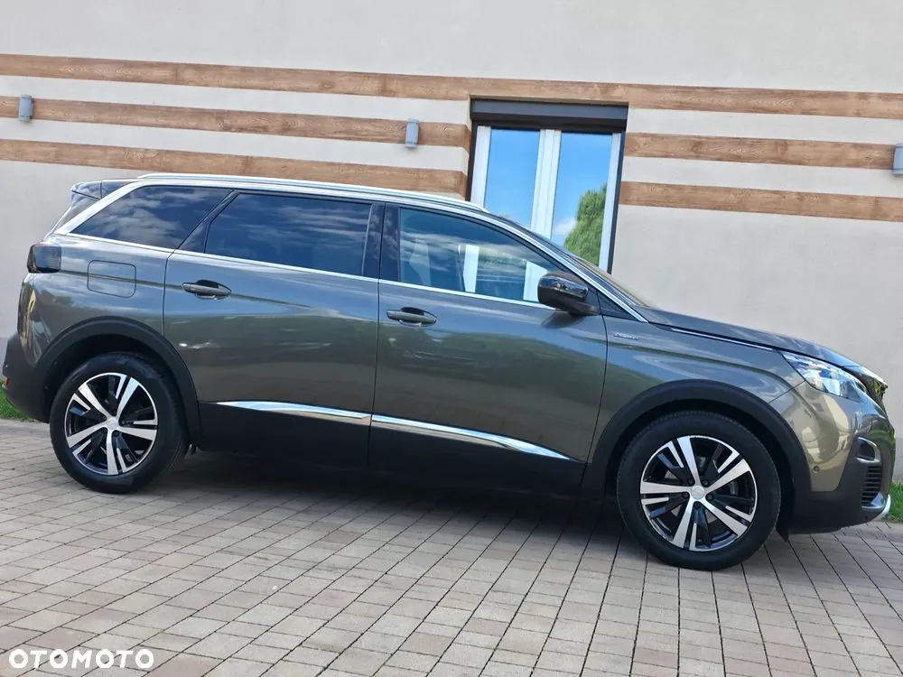 Peugeot 5008 2020 photo 3